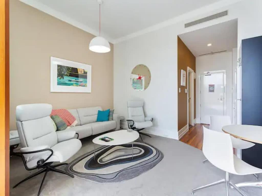 Lovely Bright Apartment With Balcony Pool And Gym Auckland Exterior photo